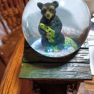 J D yEATTS CABIN W/GLOBE